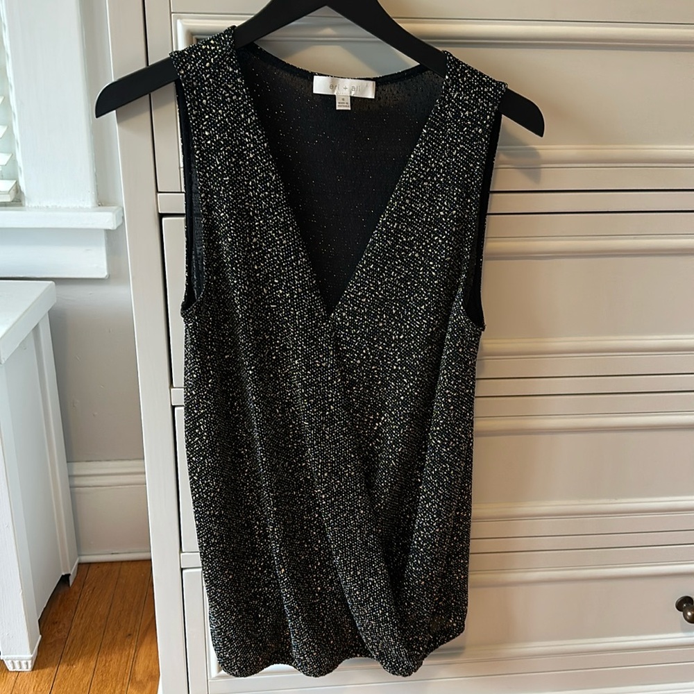 Eri+Ali sleeveless black top with gold textured design - Anthropologie